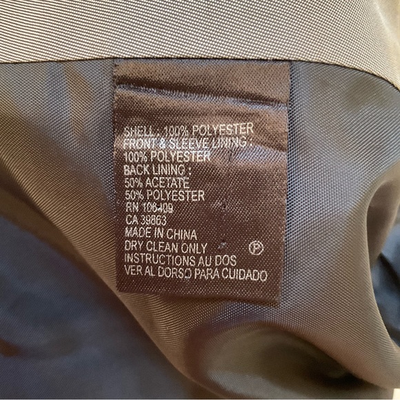 Tahari Blazer Women’s Black 3 Button Size 6 - Picture 9 of 10